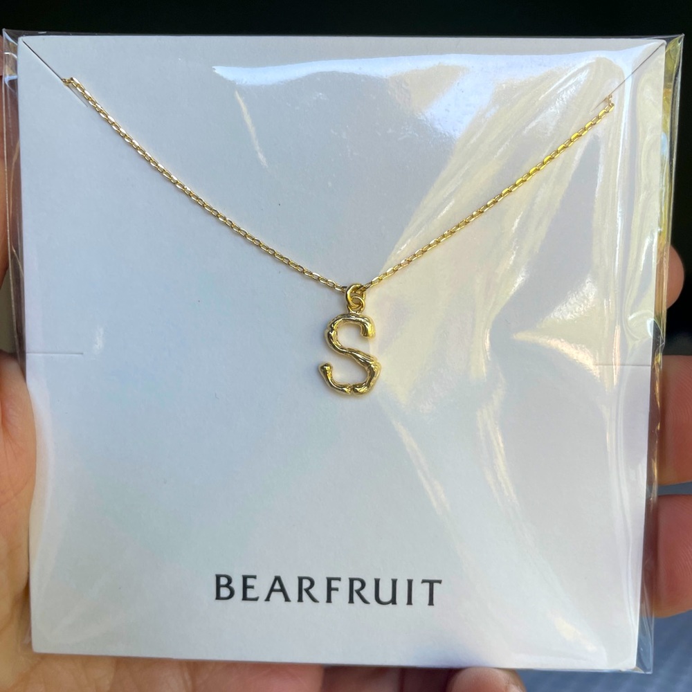 BNWOT Bearfruit necklace